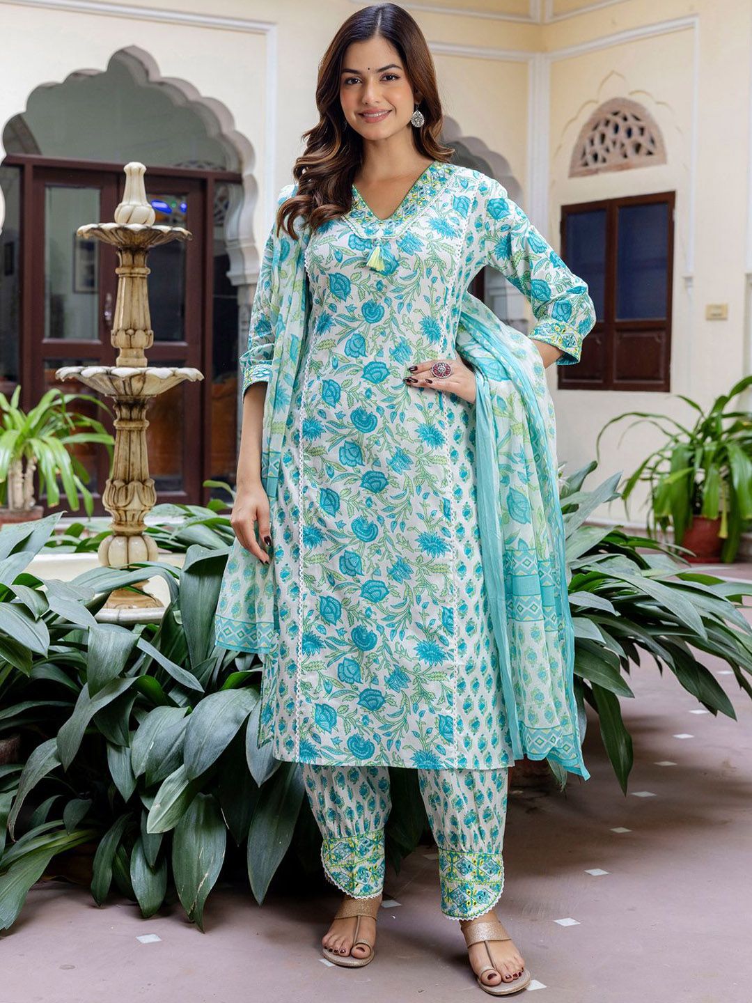 Dhiyona IE Printed Straight Kurta Trousers With Dupatta Set