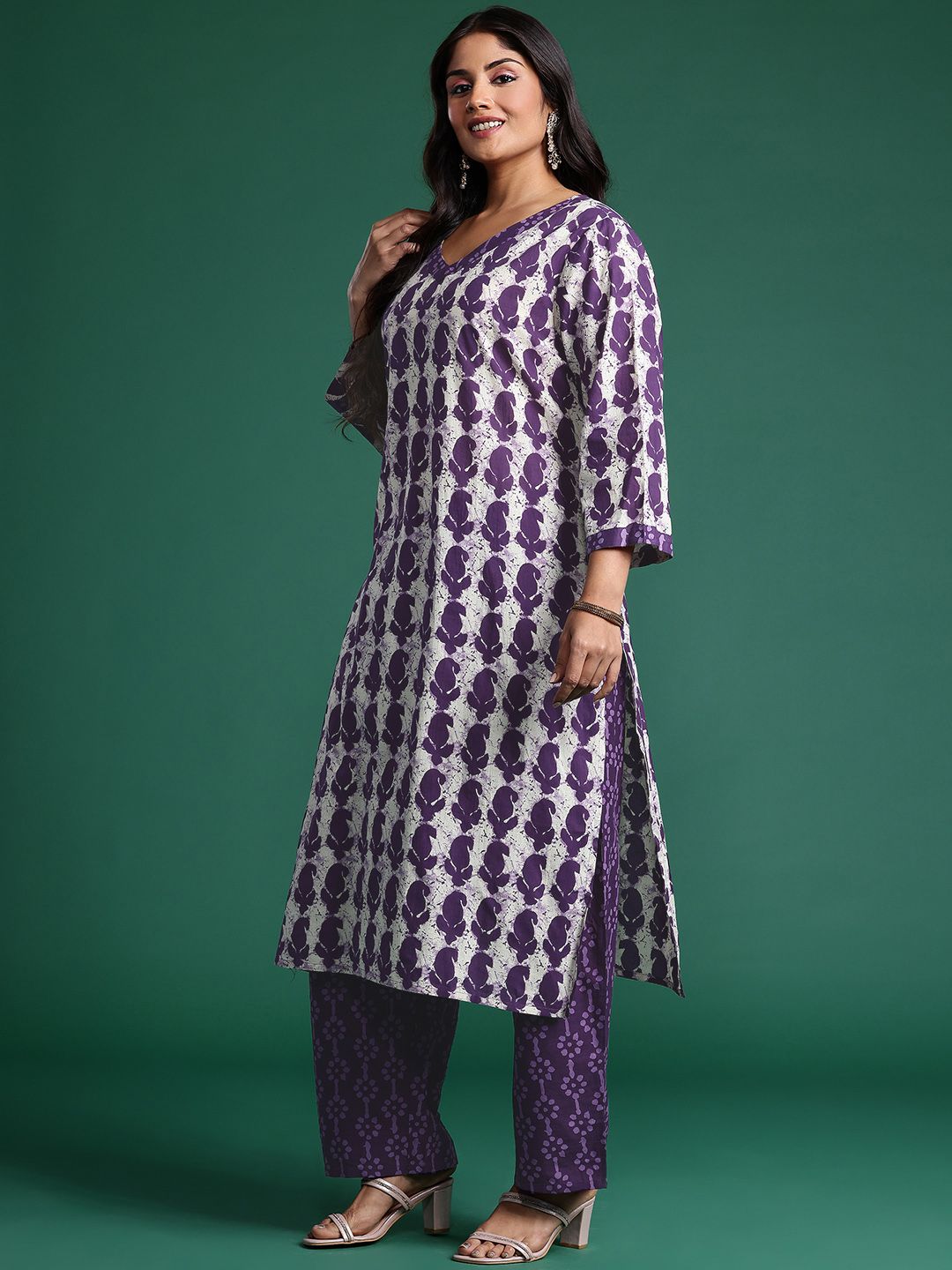 Dhiyona IE Paisley Printed Kurta with Trousers & Dupatta