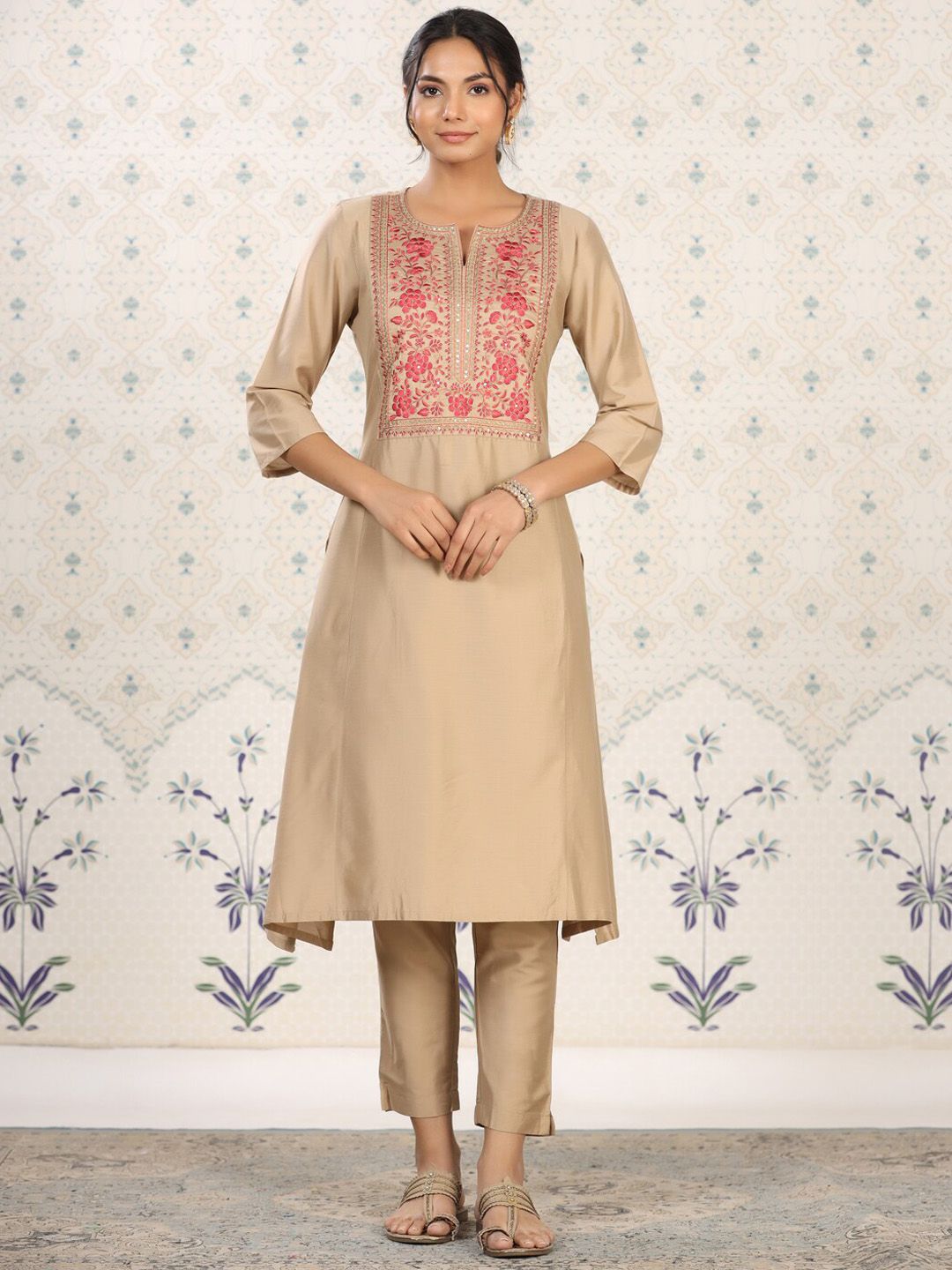 Dhiyona OD Embroidered Kurta with Trousers
