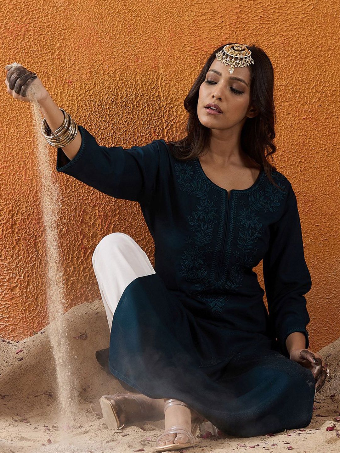 Dhiyona IE Floral Yoke Design Notch Neck Thread Work Kurta