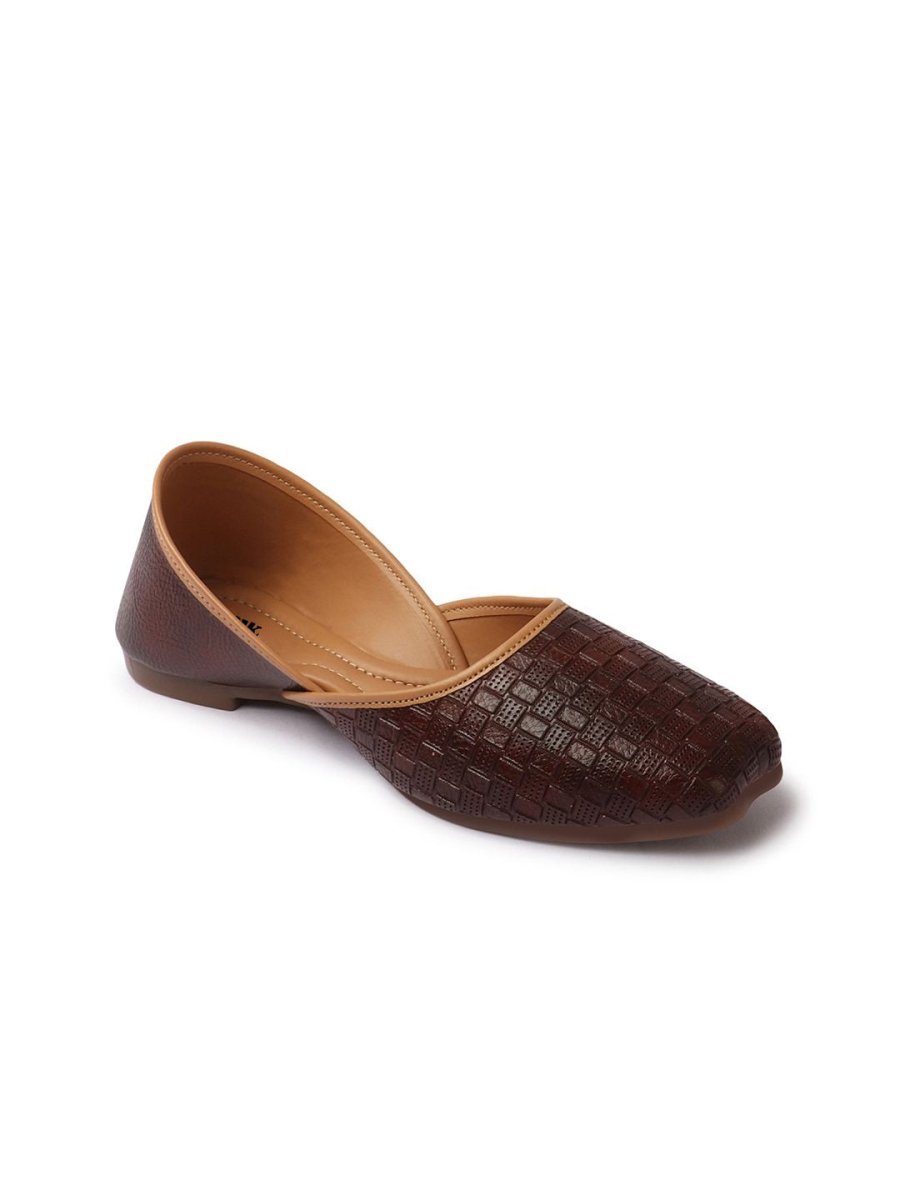 Dhiyona AK Women Textured Mojaris Flats