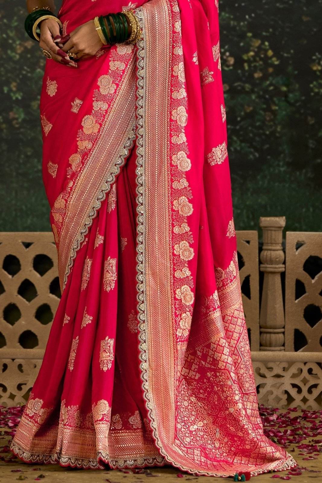Dhiyona KM Women Red Banarasi Dola Silk Saree With Golden Zari Work