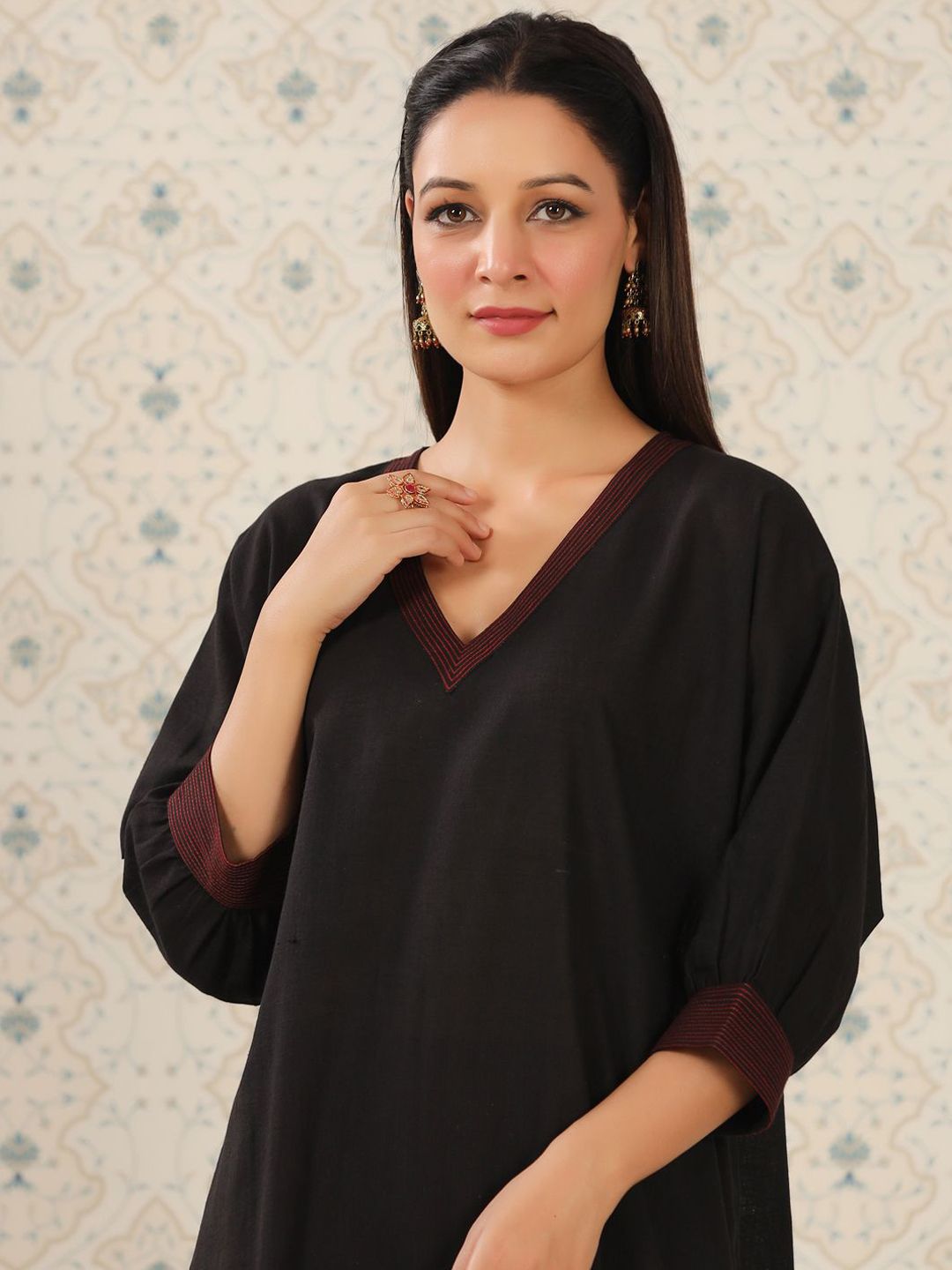 Dhiyona OD V Neck Thread Work Kurta