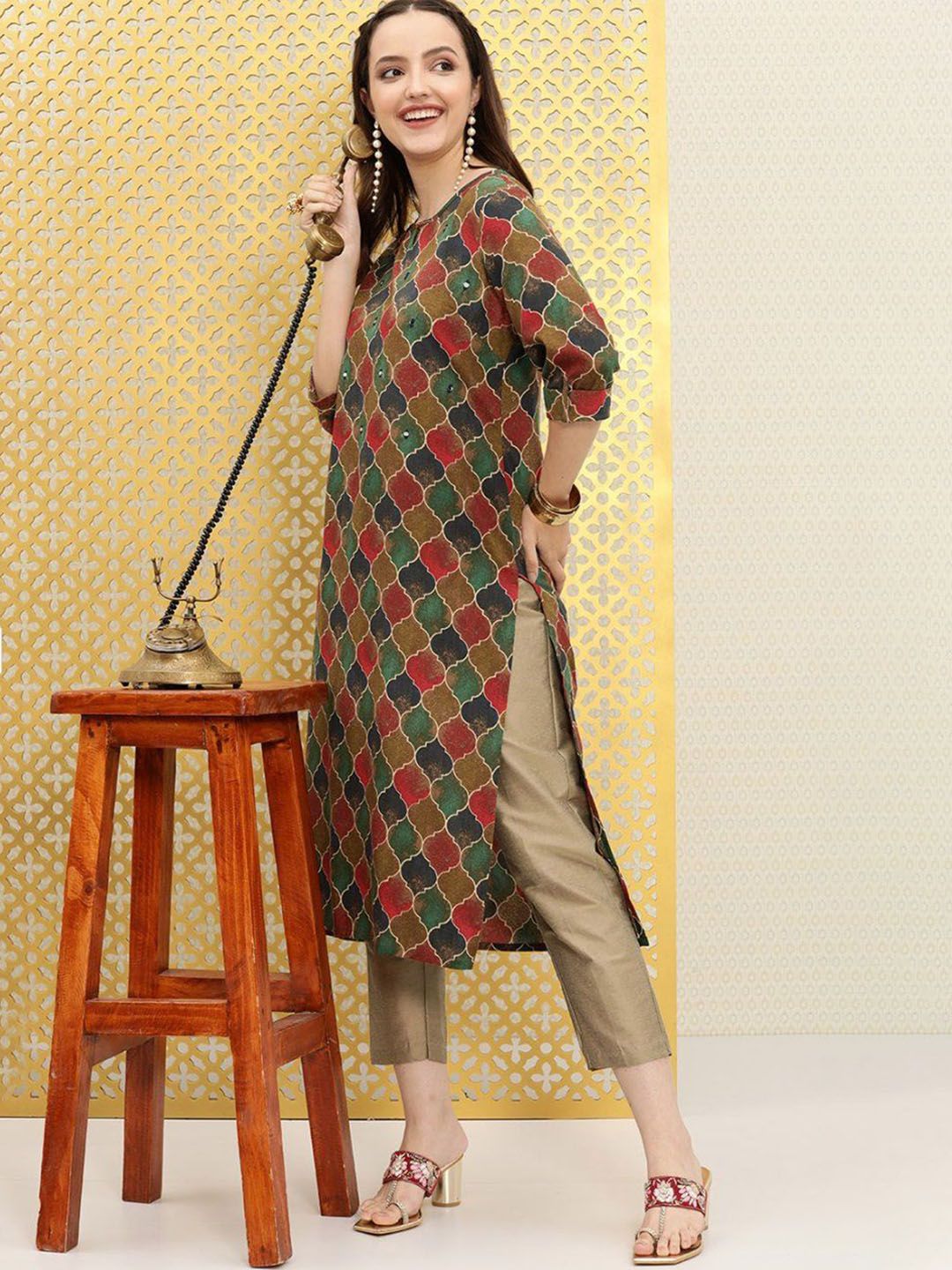 Dhiyona OD Ethnic Motifs Printed Boat Neck Mirror Work Detailed Kurta