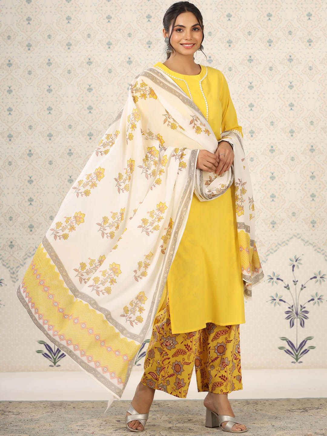 Dhiyona OD Round Neck Floral Regular Thread Work Pure Cotton Kurta Set