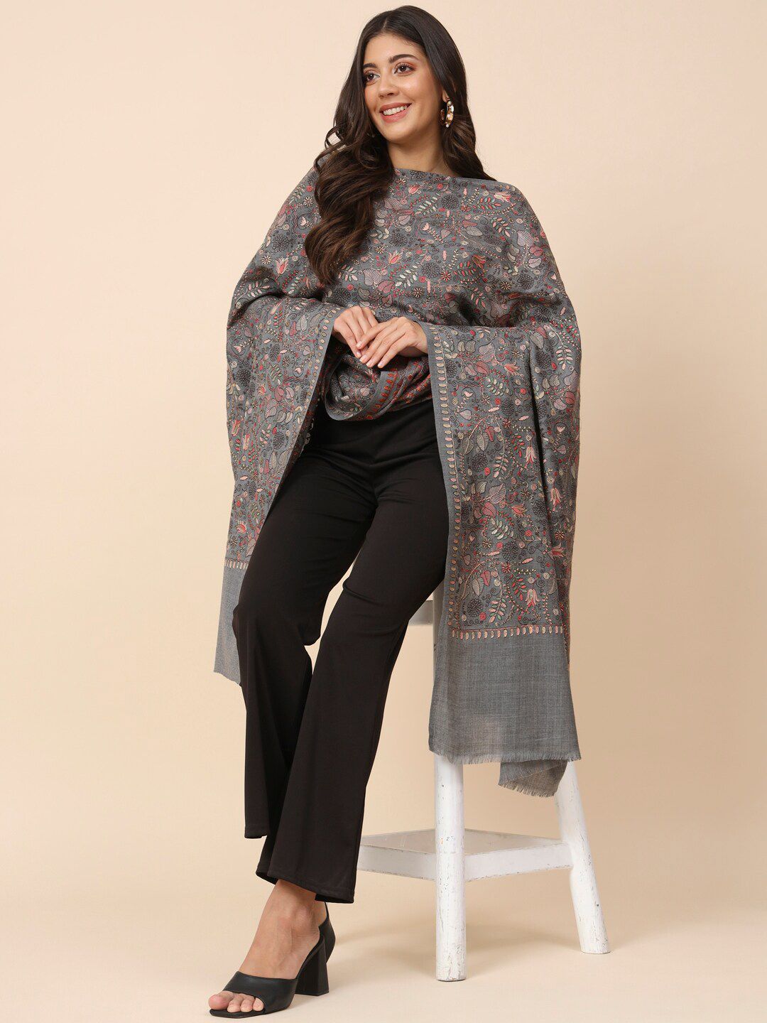 Dhiyona PA Women Floral Embroidered Pure Woollen Shawl