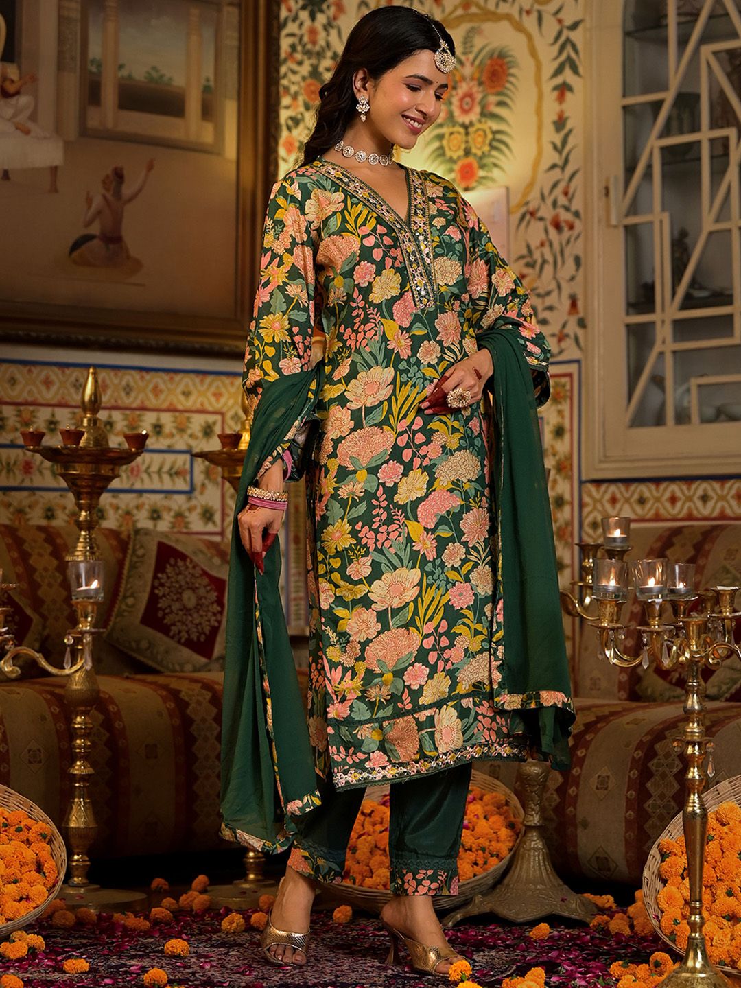 Dhiyona VA Women'sMirror Embellished V-Neck Straight Kurta With Solid Bottom & Dupatta