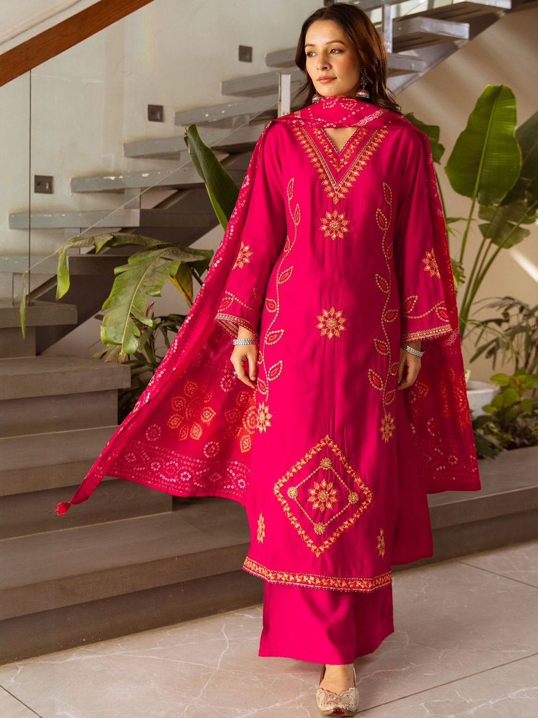 Women Ethnic Motifs Embroidered Regular Thread Work Kurta with Trousers & Dupatta