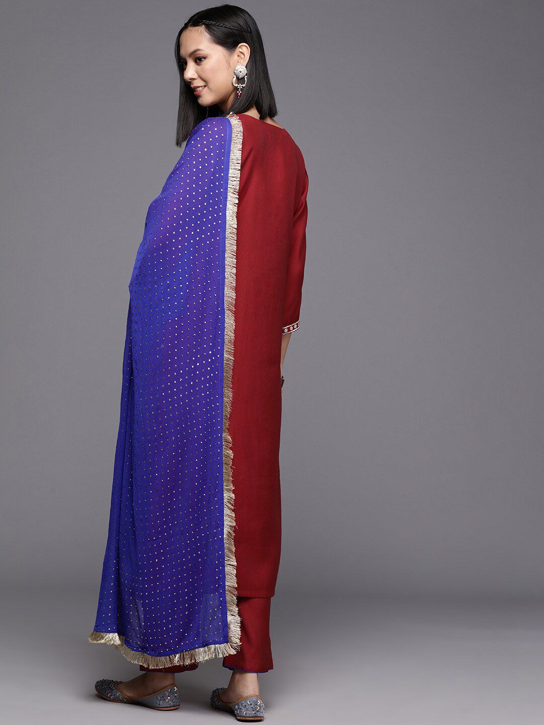 Dhiyona VA Women'sNotch Neck Ethnic Motifs Yoke Design Regular Sequinned Straight Kurta Set