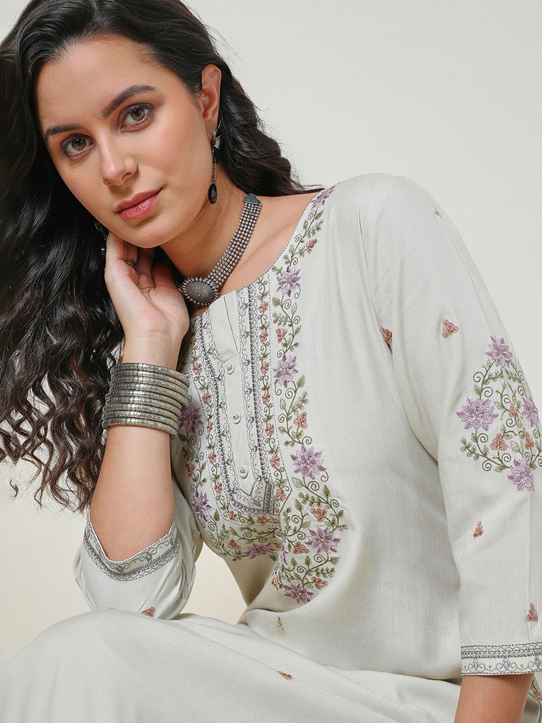 Dhiyona SO Women's Beige-Coloured Floral Embroidered Thread Work Straight Kurta With Trousers