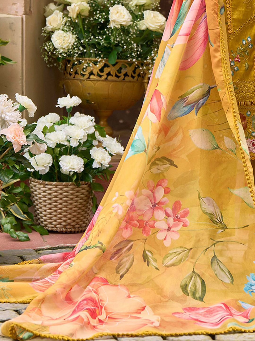 Women Floral Embroidered Panelled Thread Work Kurta with Trousers & With Dupatta