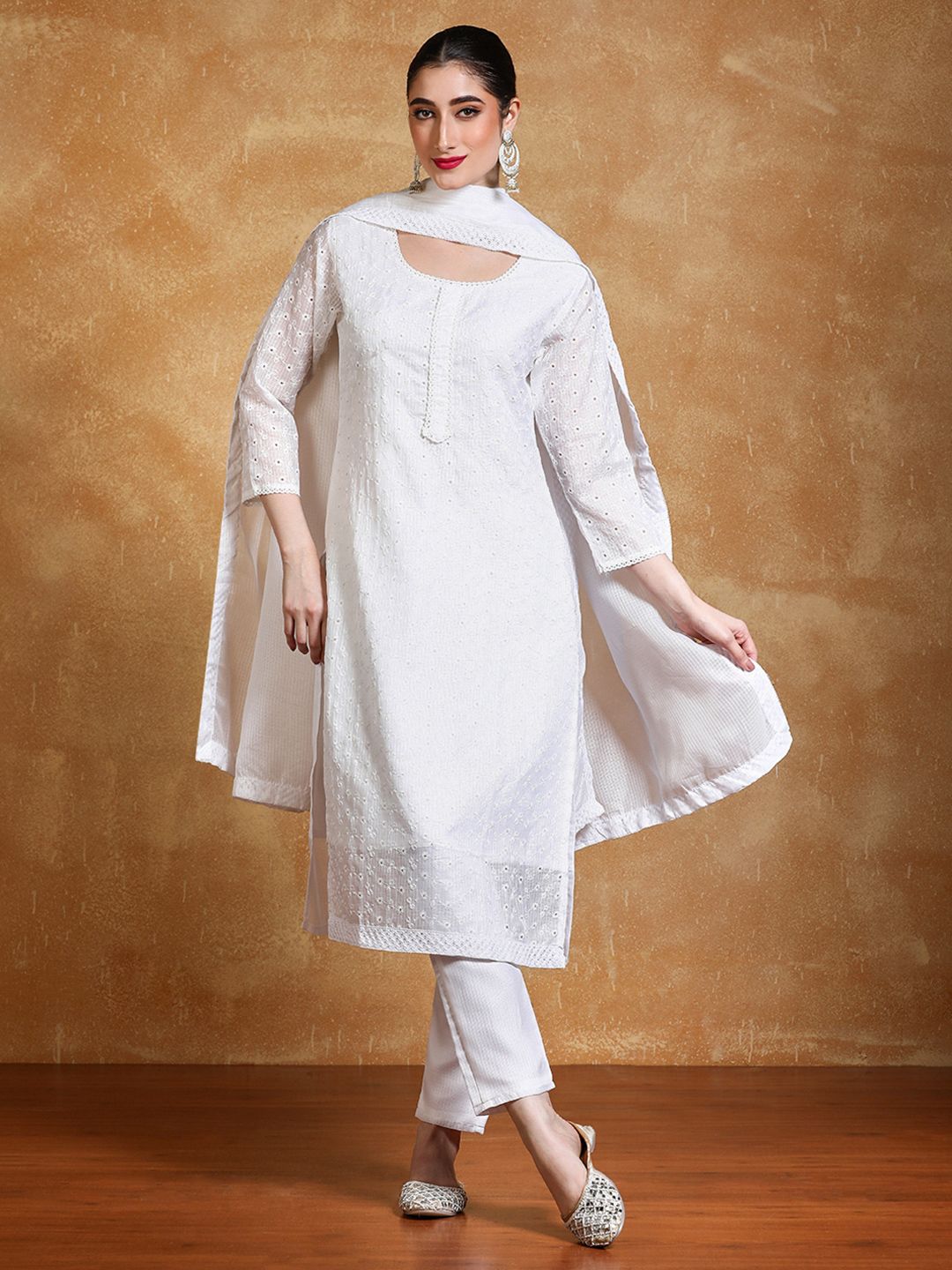 Dhiyona VA Women's Floral Embroidered Kurta with Trousers & Dupatta