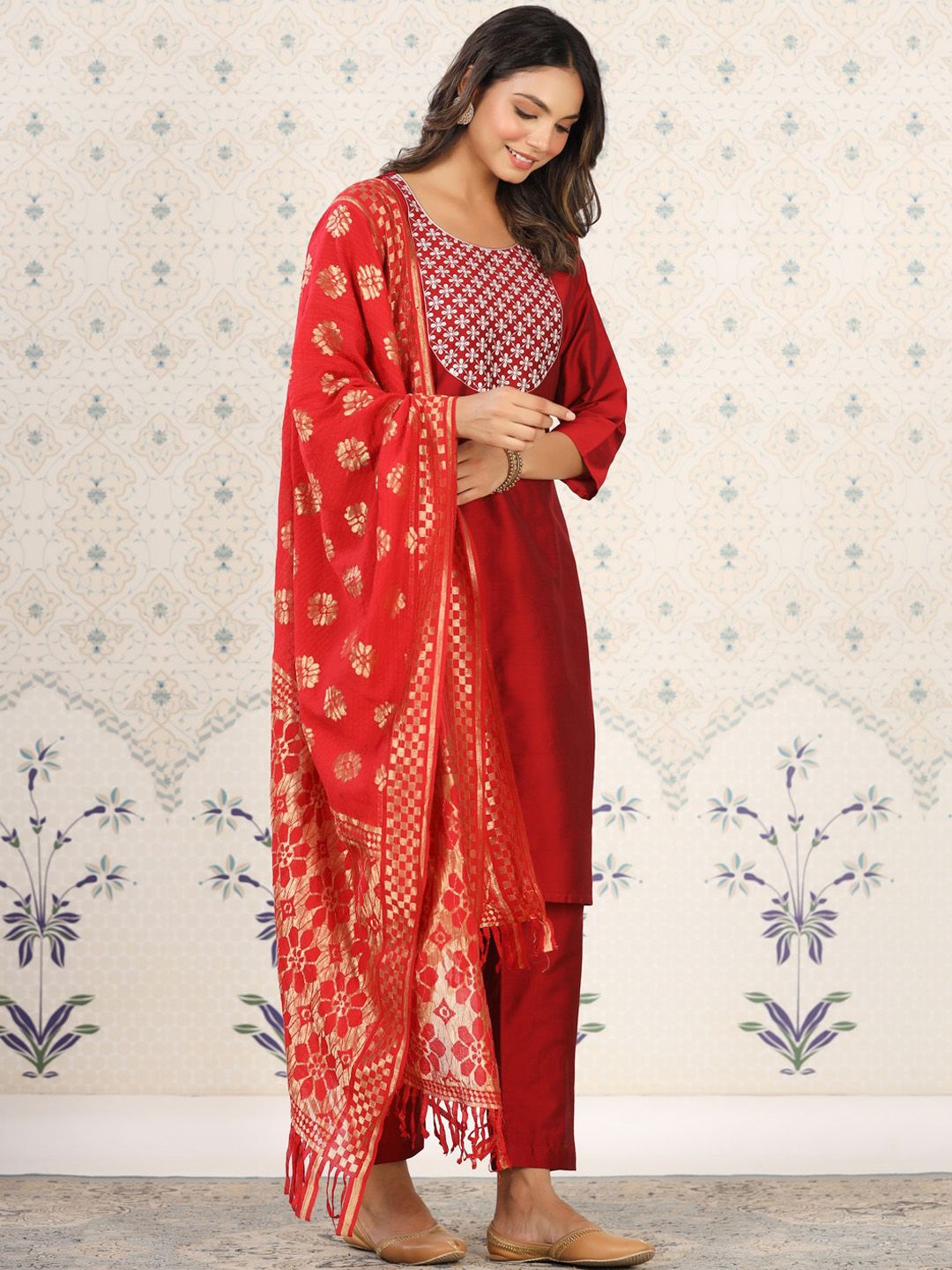 Dhiyona OD Floral Embroidered Sequined Straight Kurta & Trousers With Dupatta