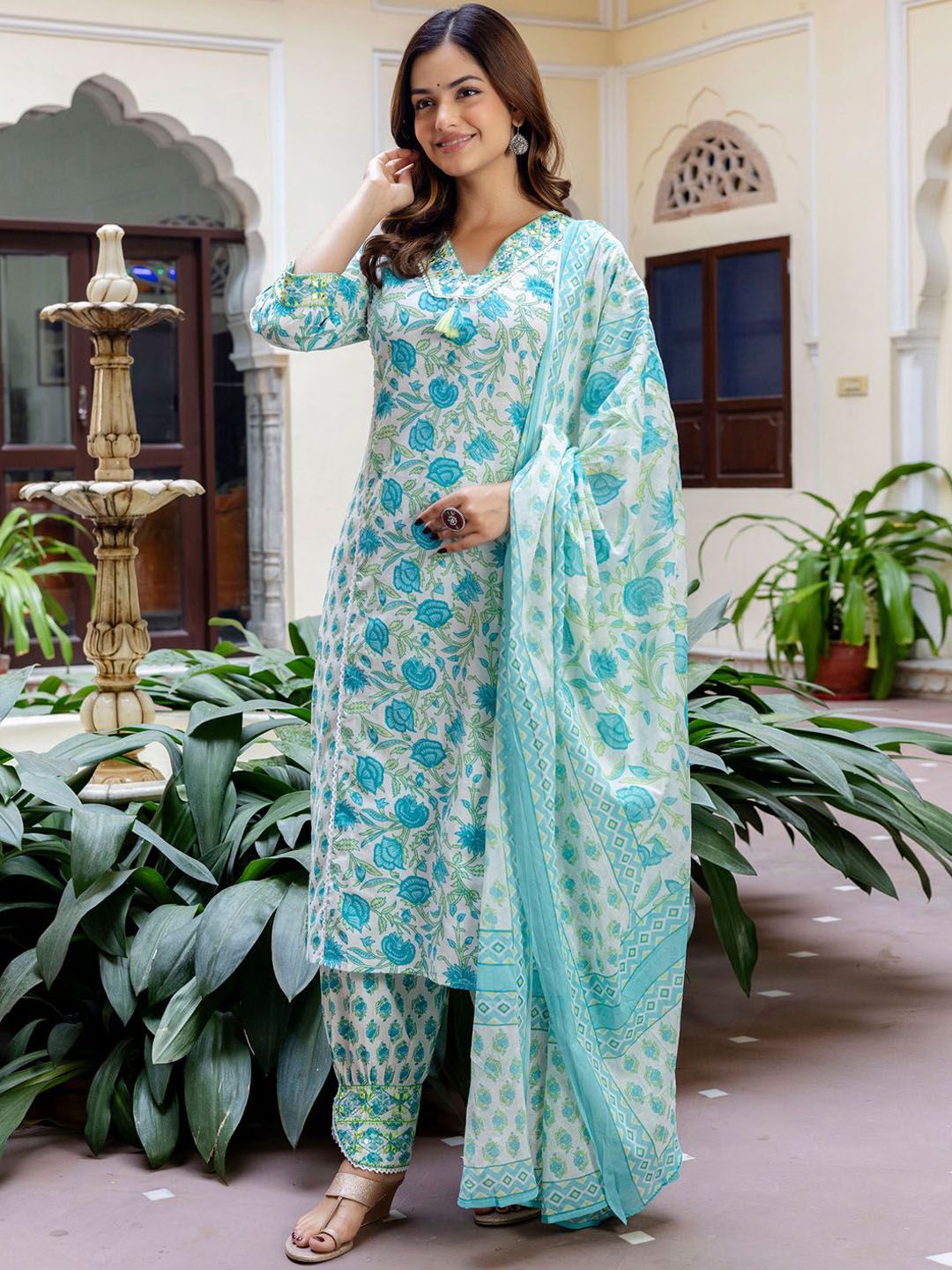 Dhiyona IE Printed Straight Kurta Trousers With Dupatta Set