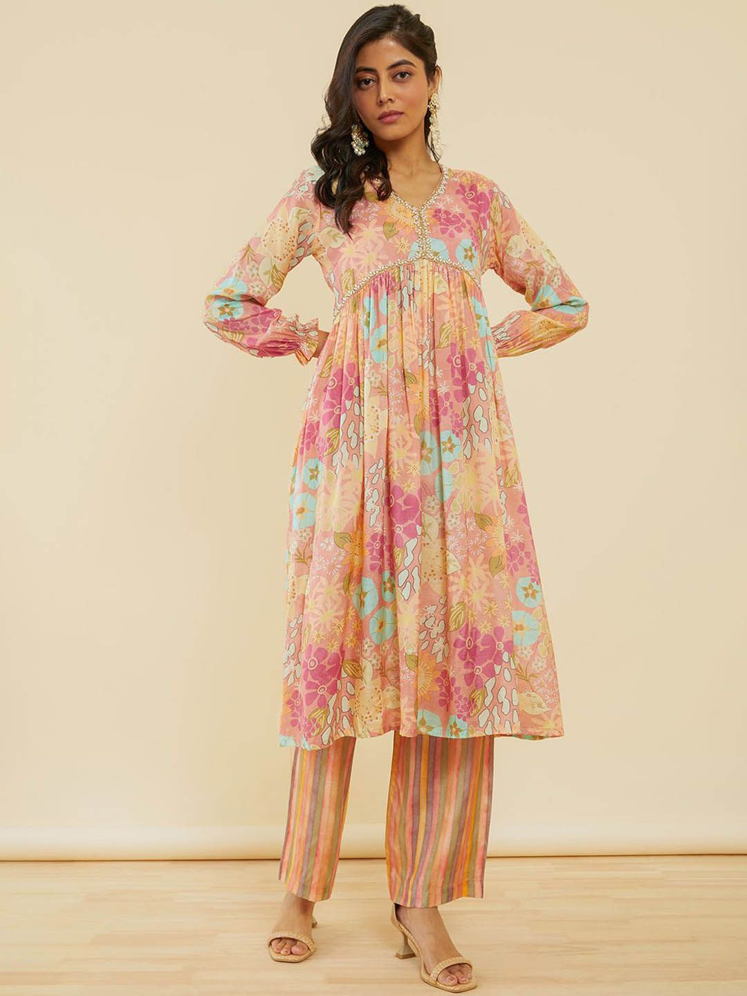 Dhiyona SO Women's Women Floral Printed Empire Beads and Stones Kurta with Trousers
