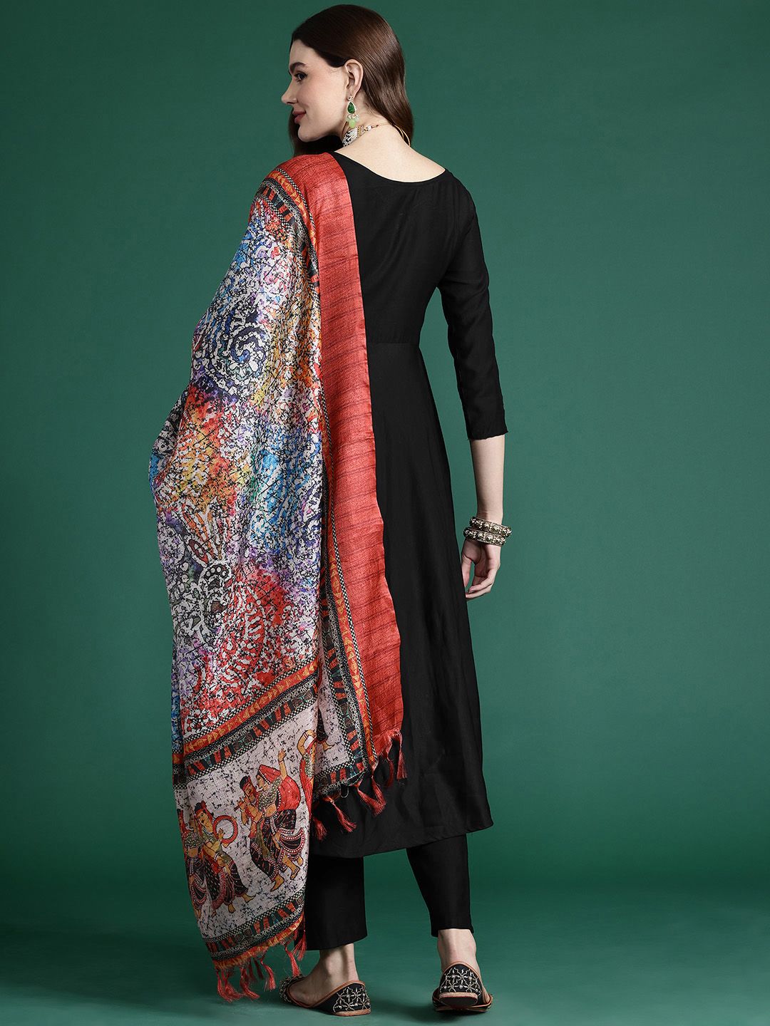 Dhiyona IE Kurta With Trousers & Dupatta