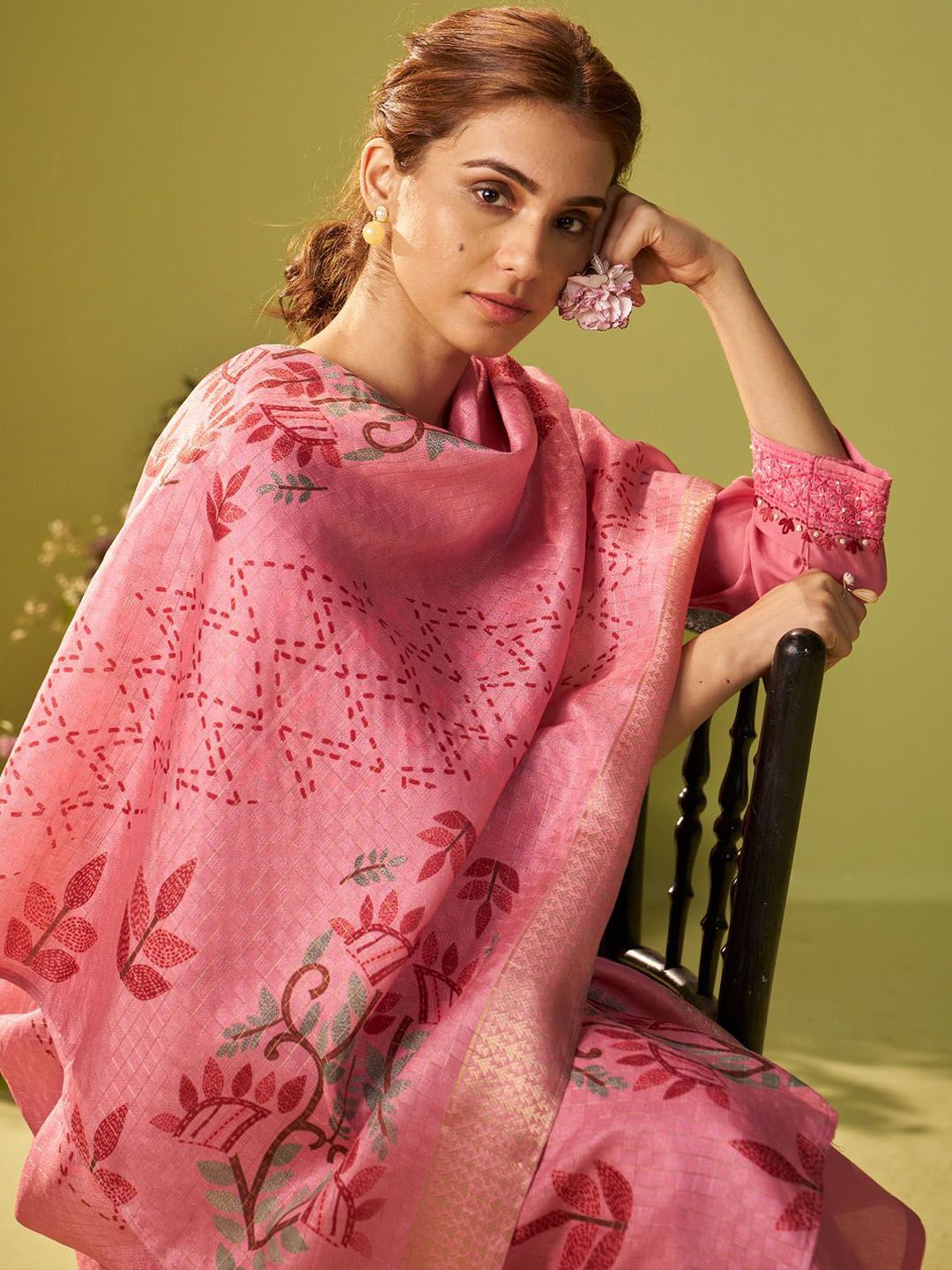 Dhiyona IE Women Floral Embroidered Kurta with Trousers & Dupatta