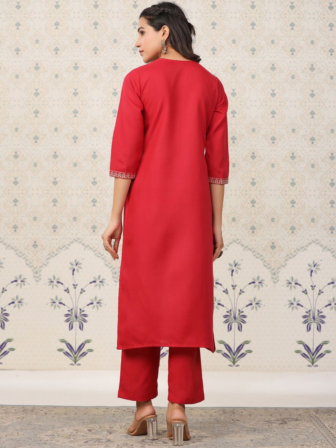 Dhiyona OD Ethnic Motifs Yoke Design Sequinned Kurta with Trousers