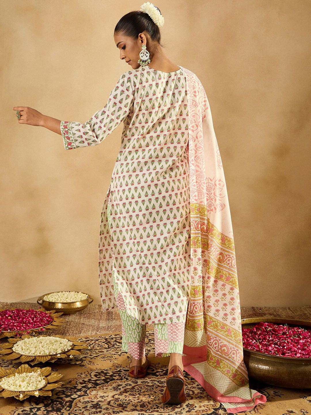 Floral Printed V-Neck Pure Cotton Straight Kurta with Trousers & With Dupatta