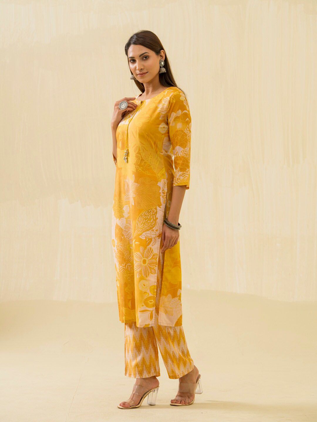 Dhiyona IS Women's Yellow Floral Printed Regular Kurta with Palazzos
