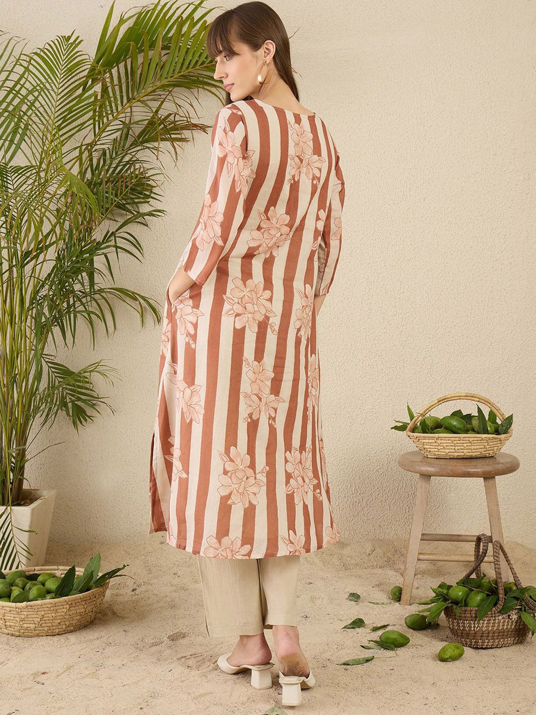 Dhiyona IE Women Floral Printed Regular Pure Cotton Kurta with Trousers