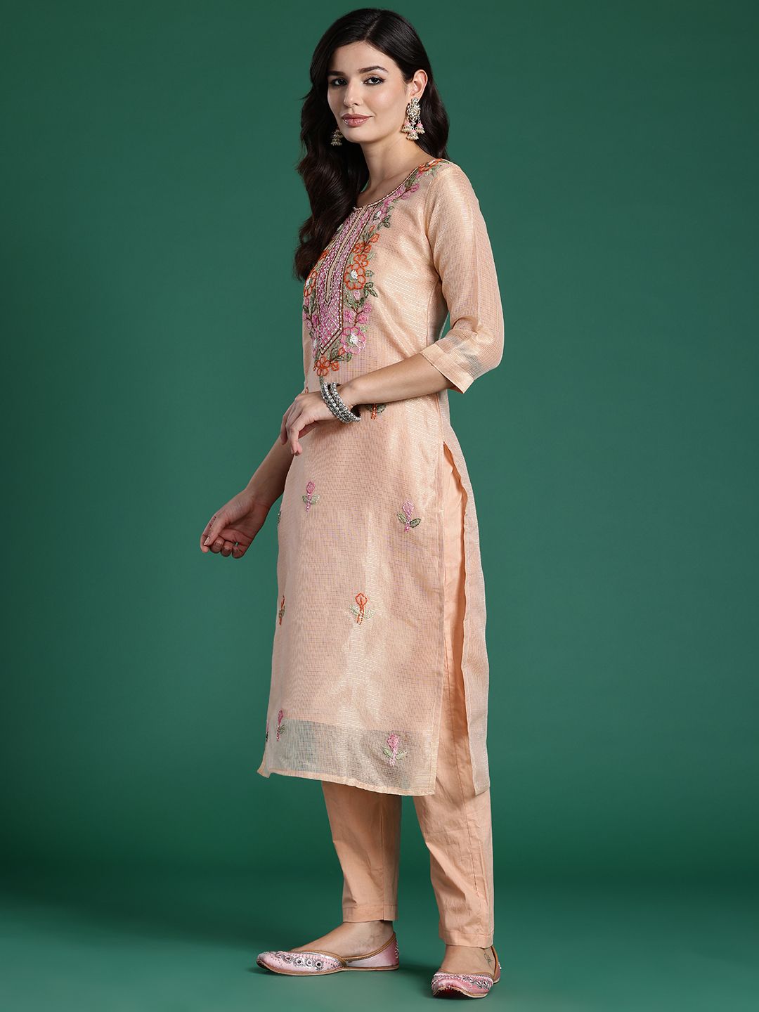 Dhiyona IE Women Floral Embroidered Thread Work Cotton Kurta with Trousers & With Dupatta