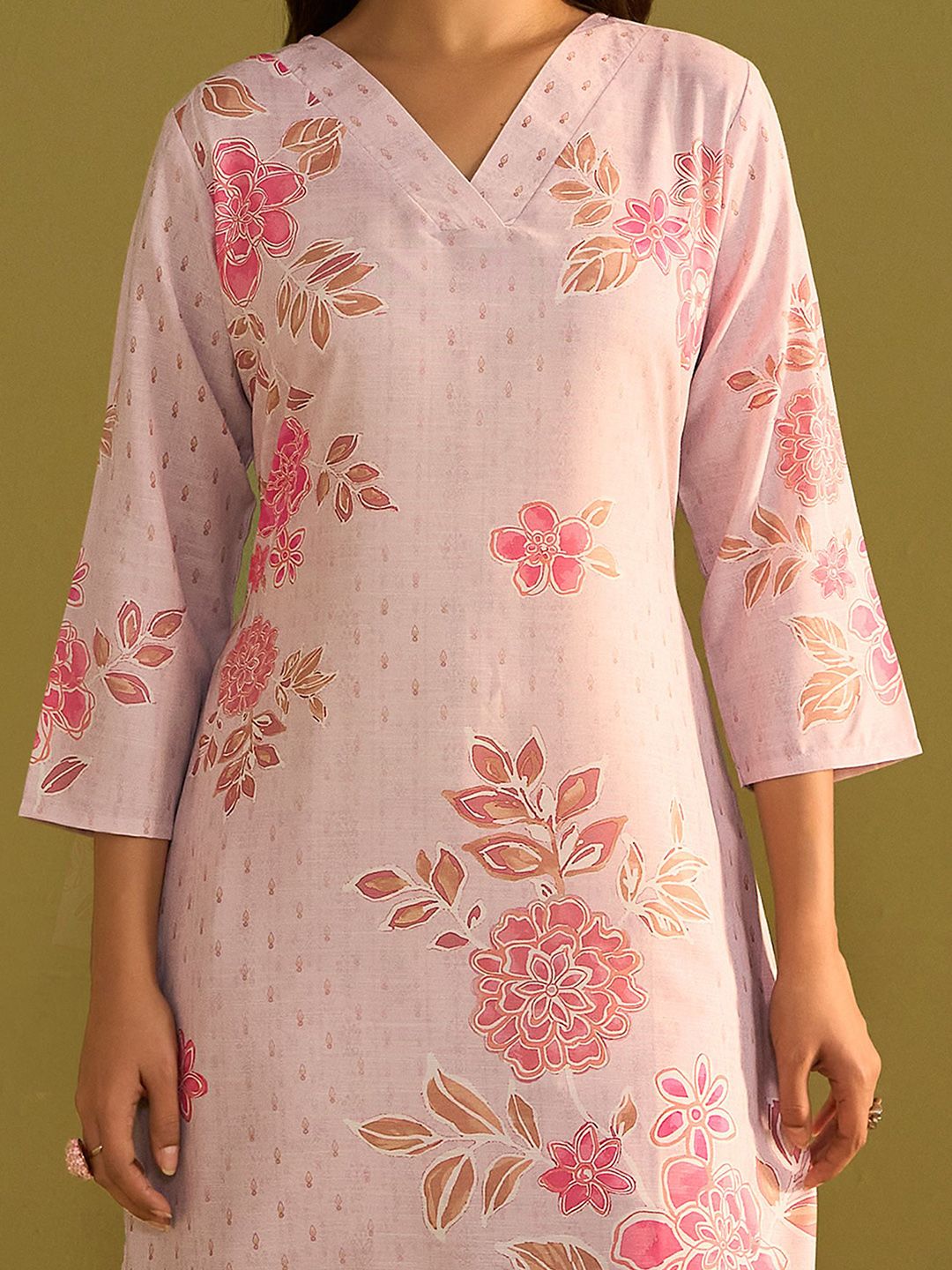 Dhiyona IE Floral Printed V-Neck Straight Kurta With Trousers
