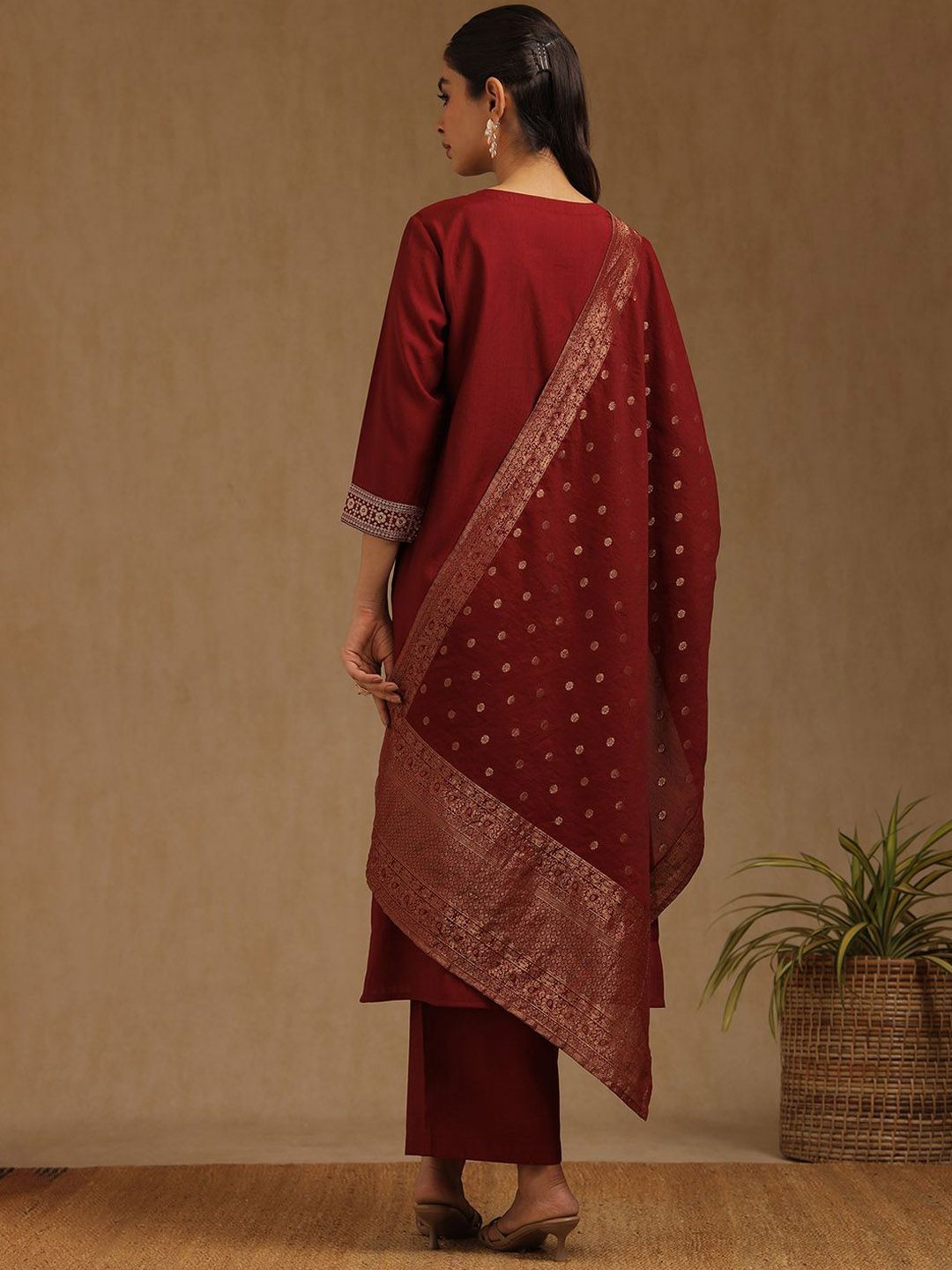 Dhiyona SO Women's Women Floral Embroidered Kurta with Palazzos & Dupatta