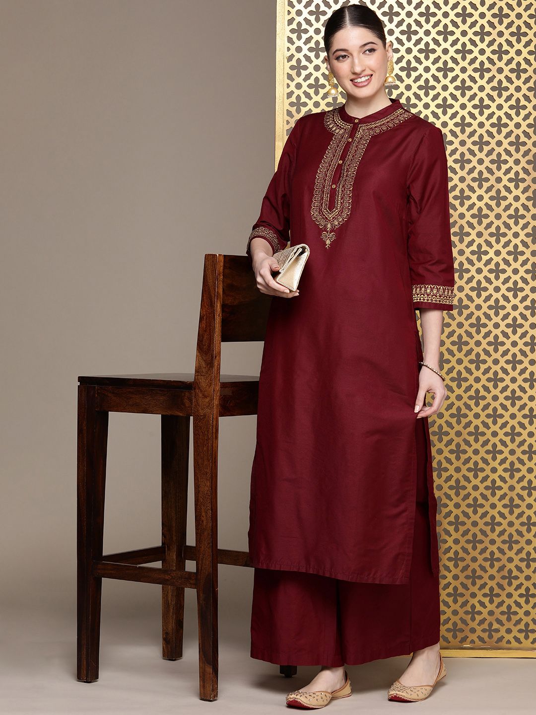 Dhiyona PD Women Women Yoke Design Regular Sequined Jashn Kurta with Trousers
