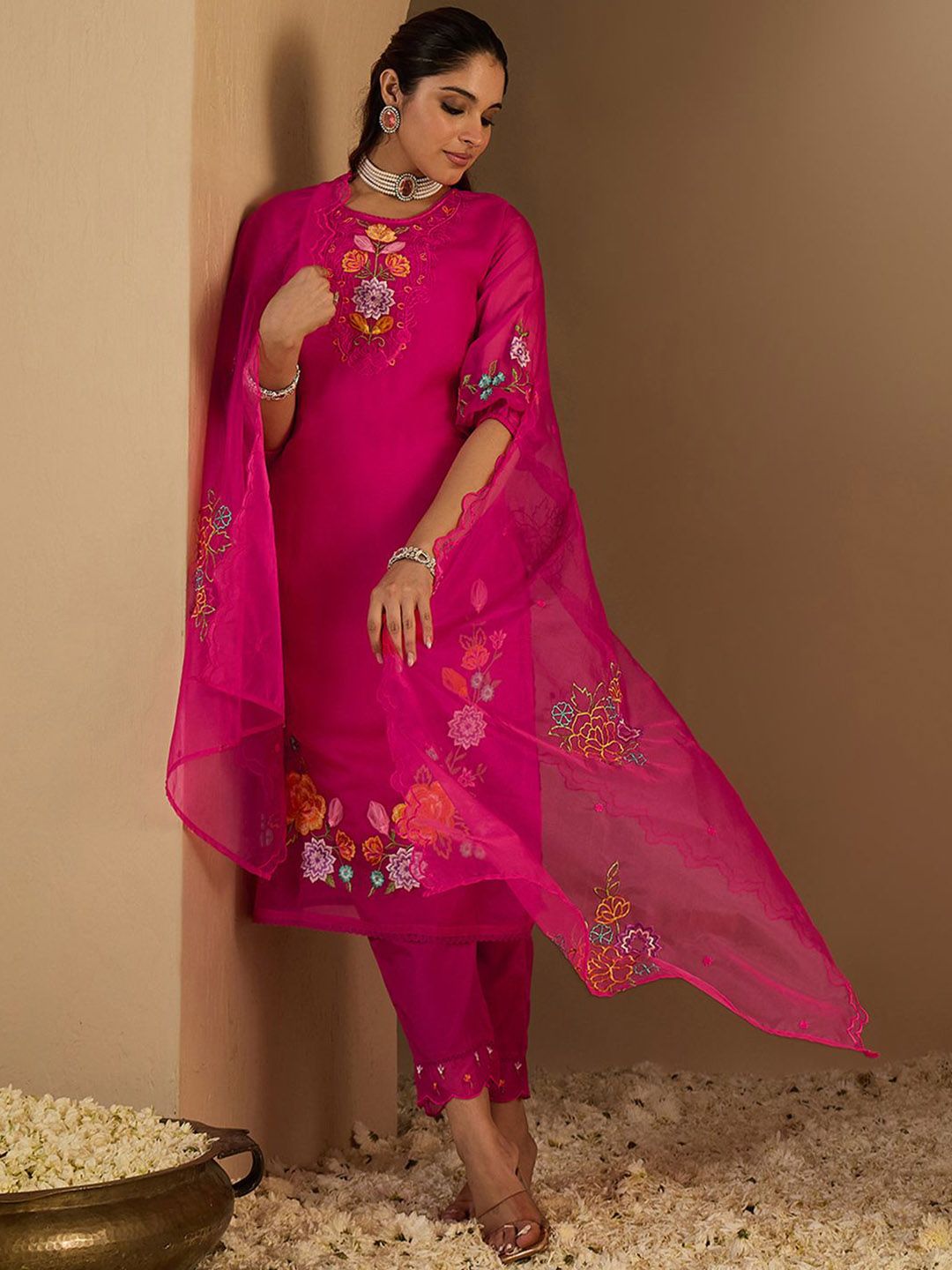 Dhiyona IE Women's Women Floral Embroidered Thread Work Kurta With Trousers & Dupatta Kurta Sets