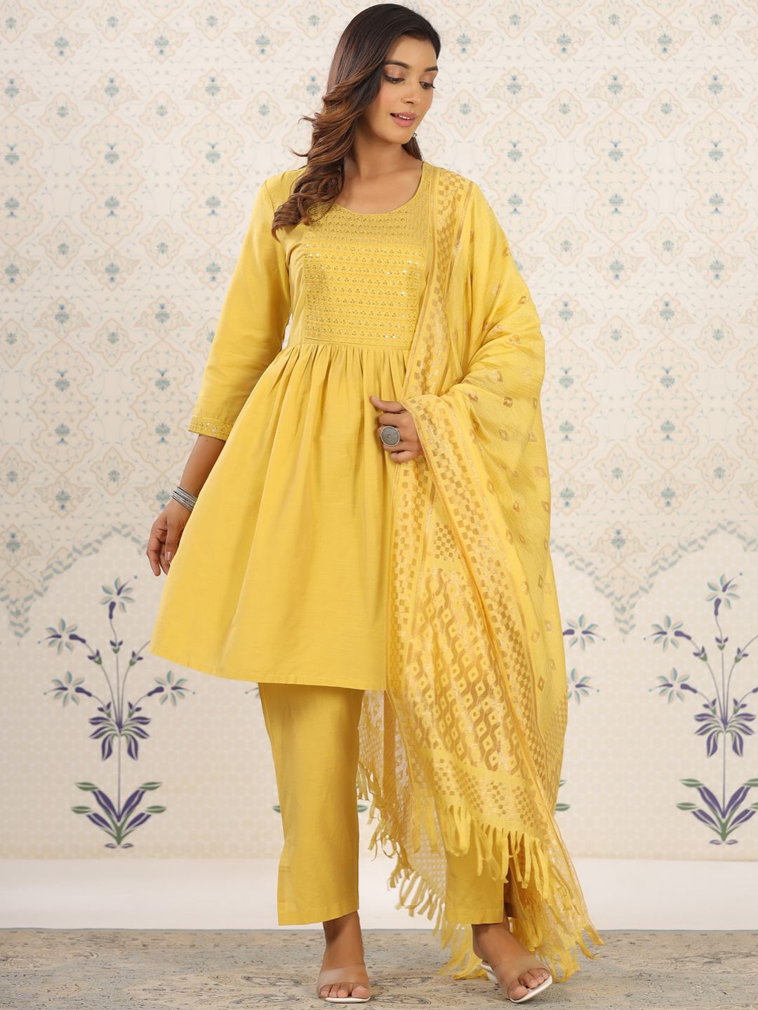 Dhiyona OD Ethnic Motifs Yoke Design Sequinned Kurta with Trousers & Dupatta