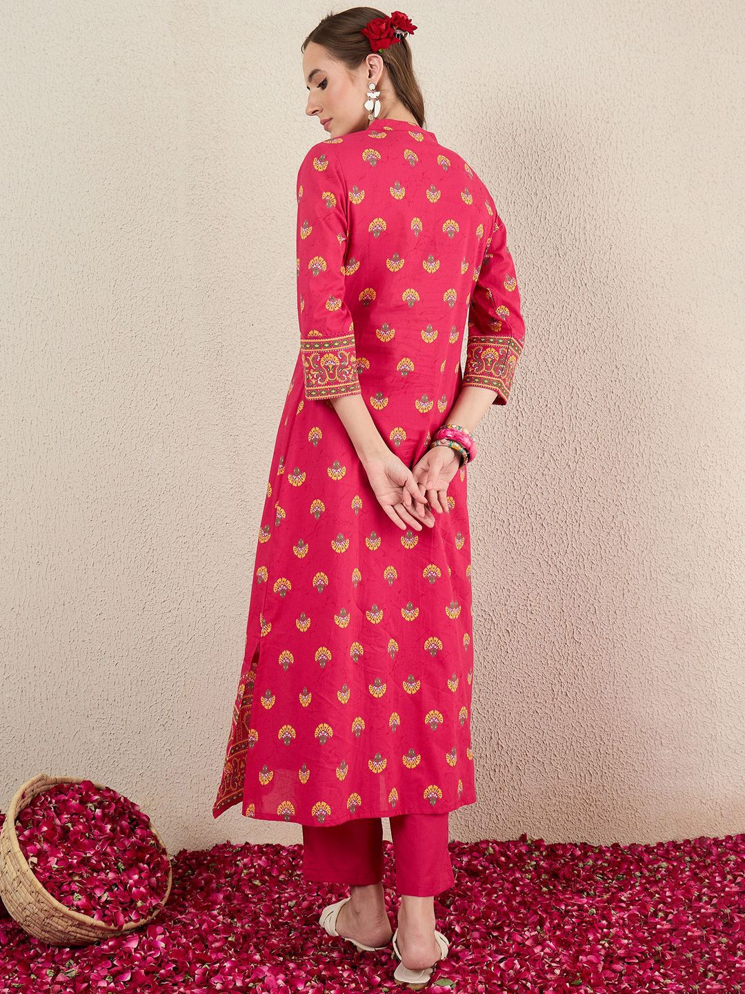 Dhiyona IE Women Ethnic Motifs Printed Cotton Kurta with Trousers