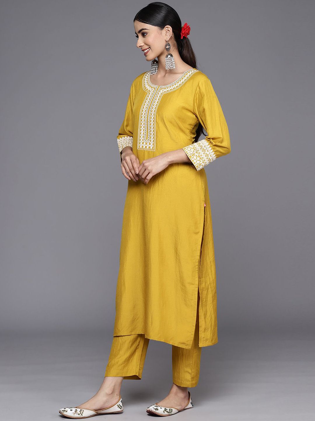 Dhiyona VA Women'sFloral Embroidered Straight Kurta with Trousers & Dupatta