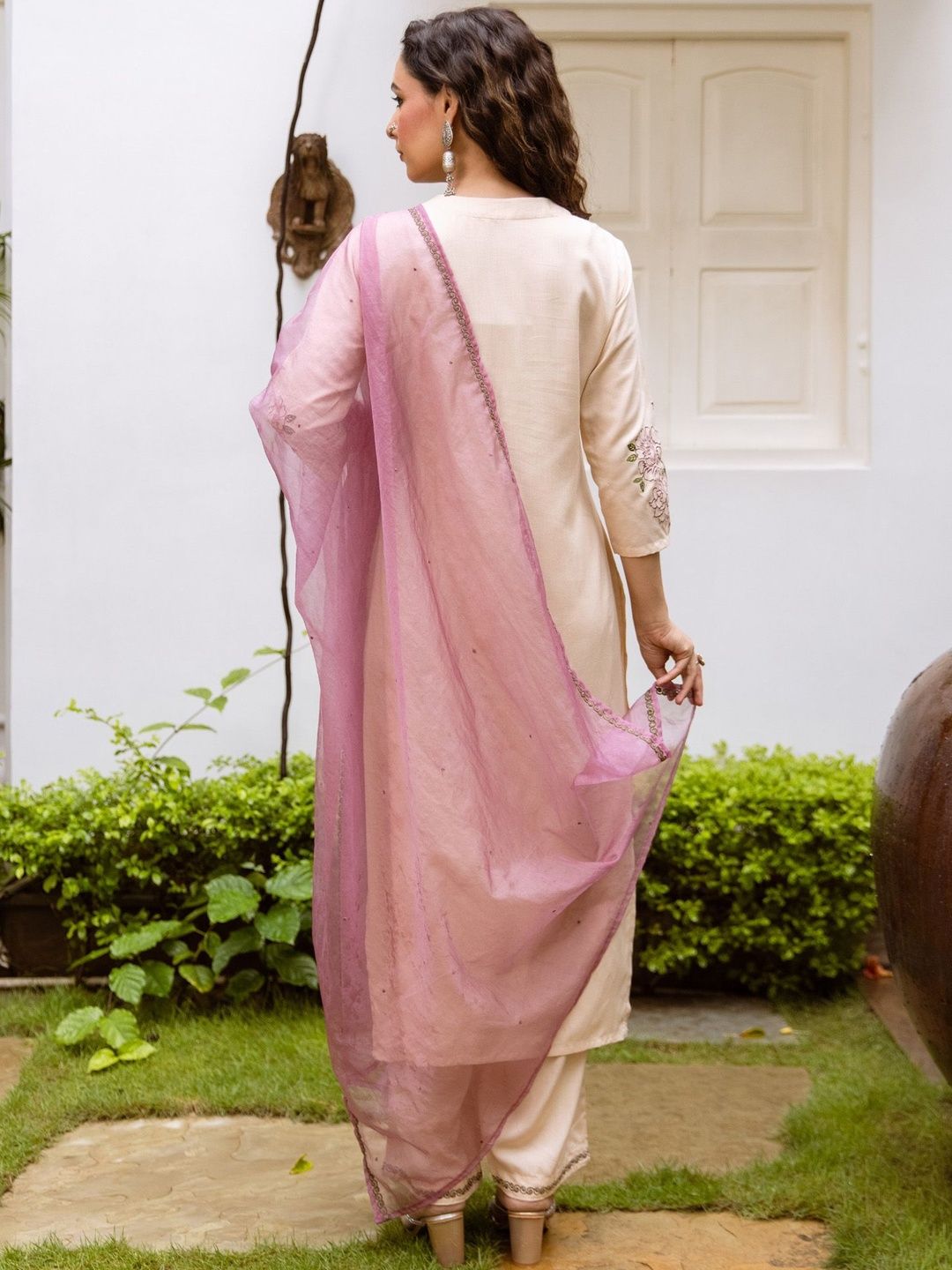 Women Floral Embroidered Regular Thread Work Kurta with Palazzos & With Dupatta