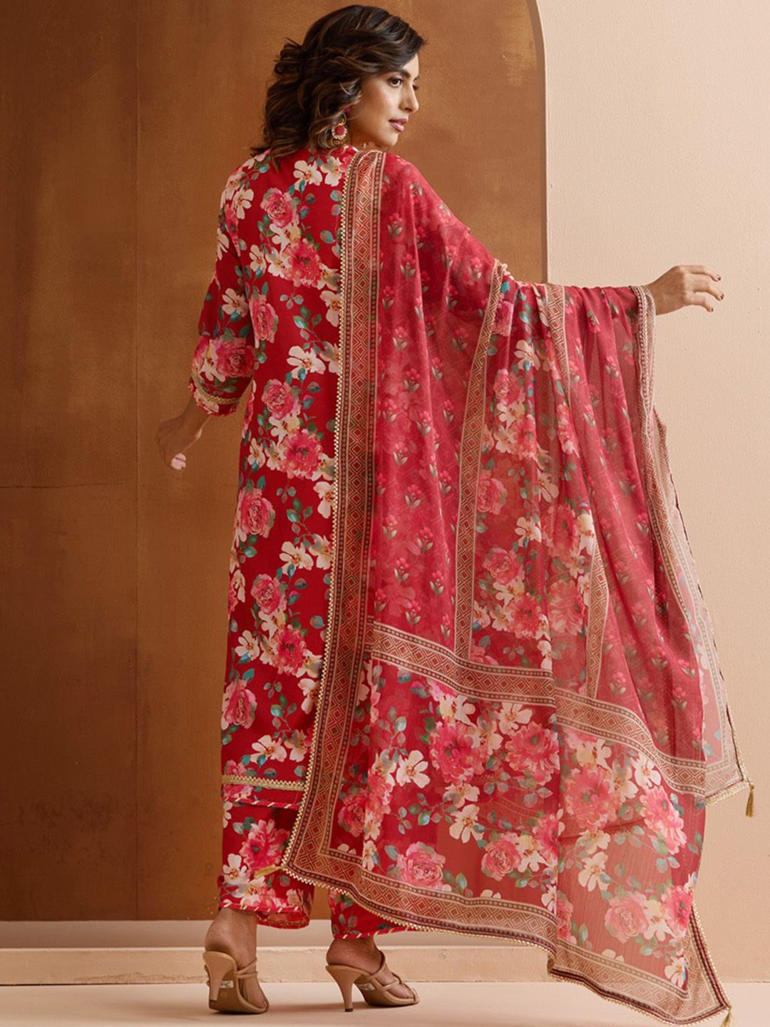 Dhiyona IS Women's Women Floral Printed Regular Kurta with Trousers & With Dupatta