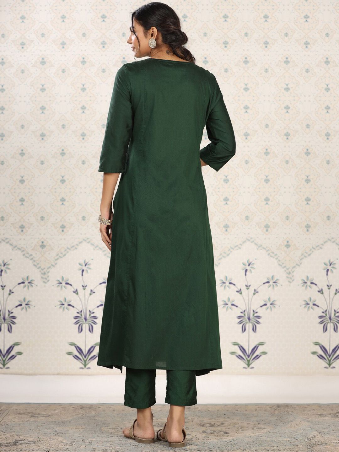 Dhiyona OD Yoke Design Embroidered Kurta with Trousers
