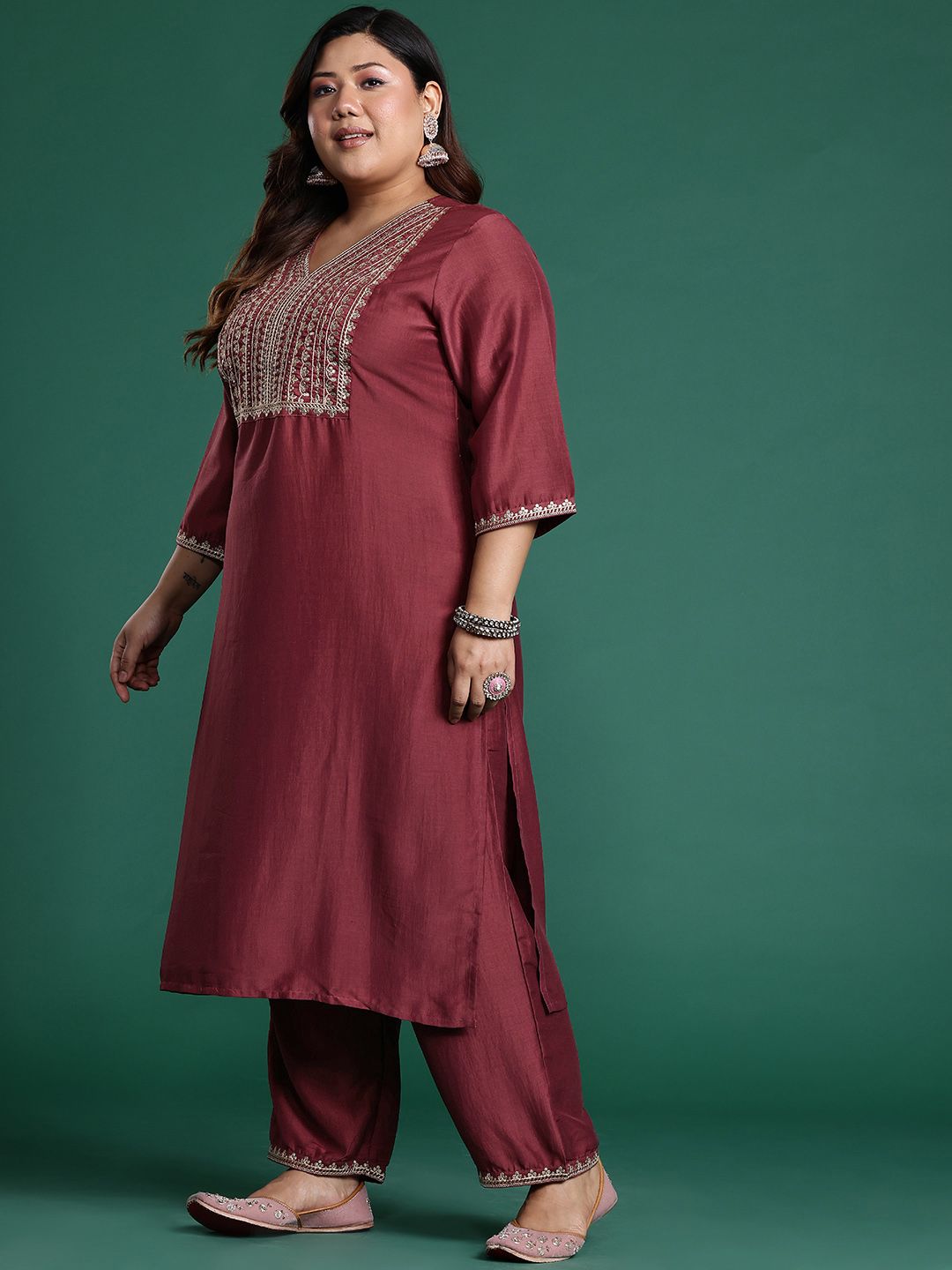 Dhiyona IE Plus Size Ethnic Motifs Embroidered Sequinned Kurta With Trousers & Dupatta