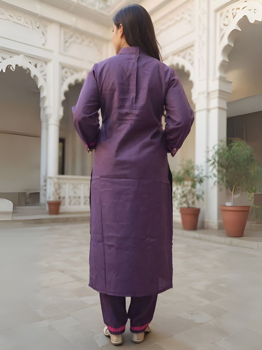 Dhiyona IE Women's Women Ethnic Motifs Embroidered Thread Work Kurta with Trousers