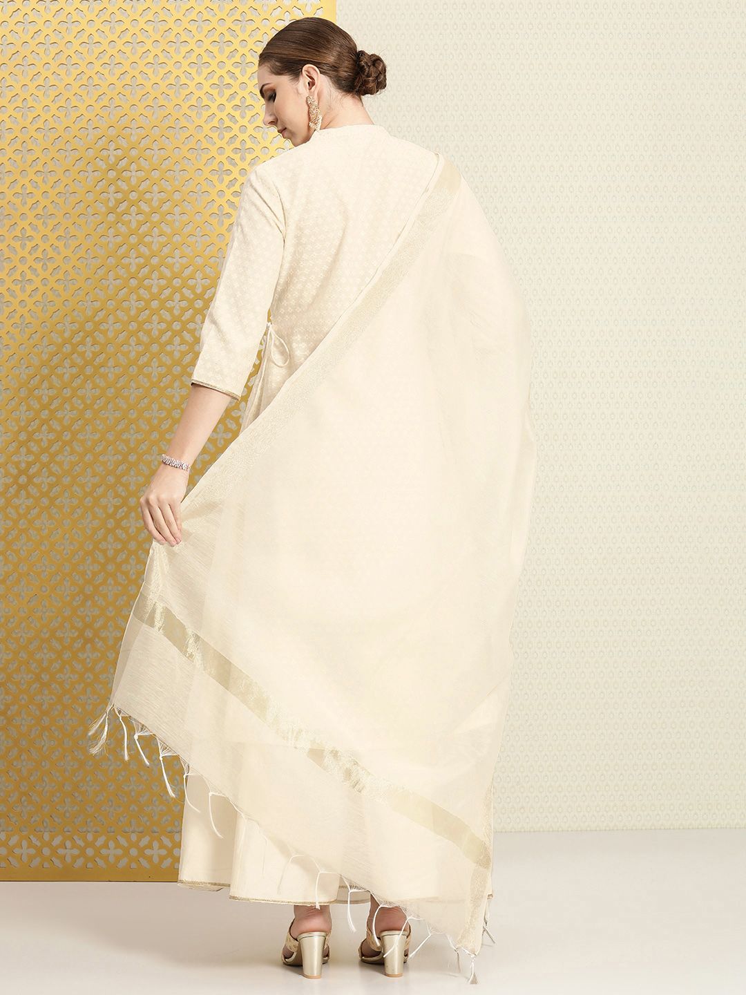 Dhiyona PD Women Women Angrakha Thread Work Jashn Kurta With Skirt & Dupatta