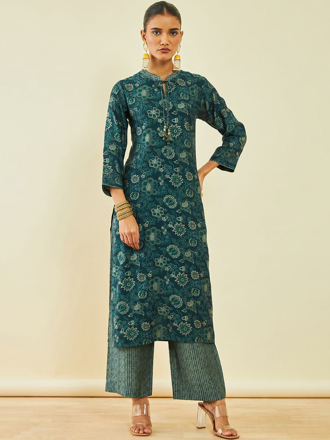 Dhiyona SO Women's Floral Printed Tie Up Neck Regular Kurta With Trousers