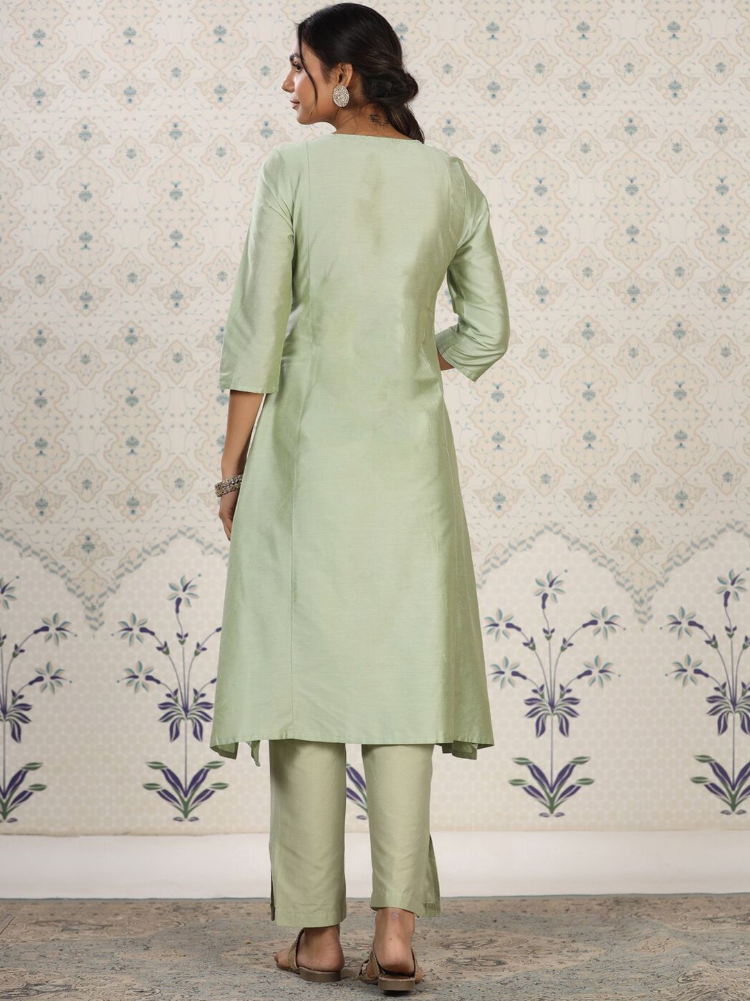 Dhiyona OD Yoke Design Embroidered Kurta with Trousers