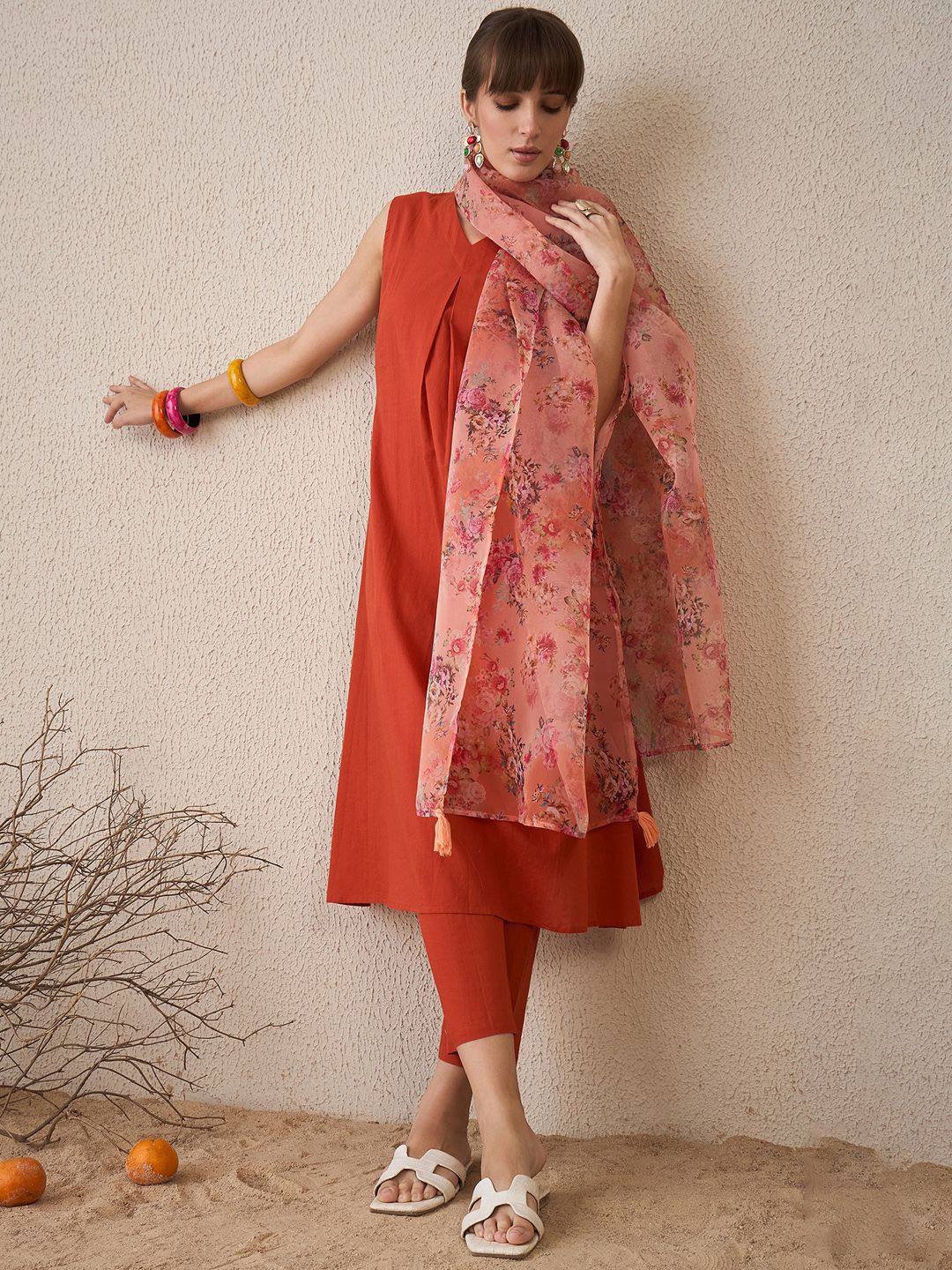 Dhiyona IE Women Floral Regular Pure Cotton Kurta with Trousers & With Dupatta