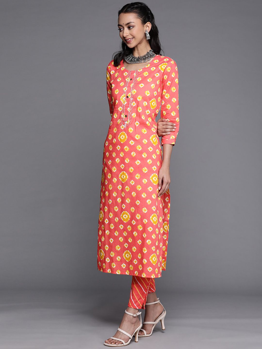Dhiyona VA Women's Peach-Coloured Ethnic Motifs Printed Gotta Patti Cotton Kurta Set