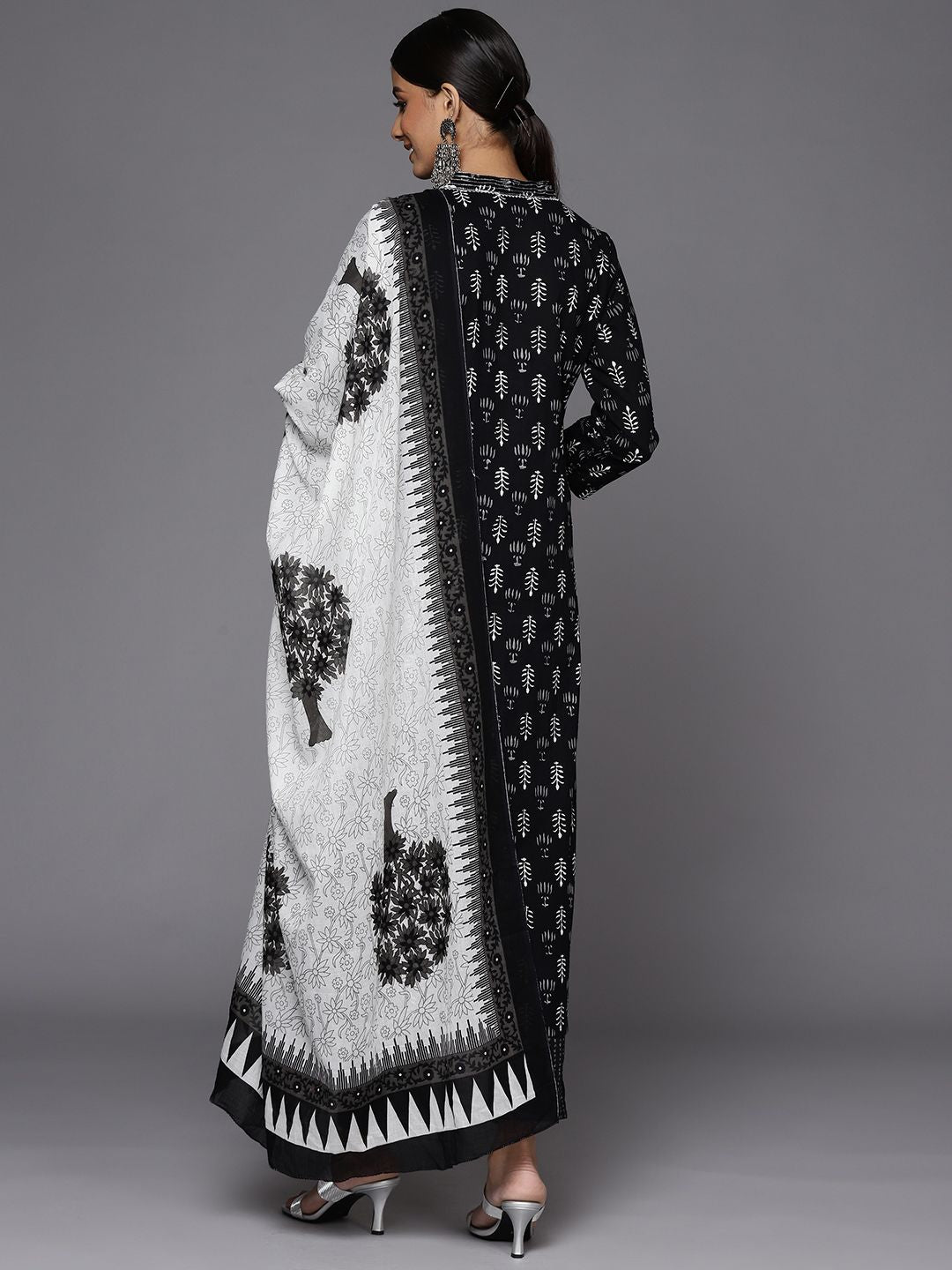 Dhiyona VA Women's Black Floral Printed Gotta Patti Pure Cotton Kurta with Trousers