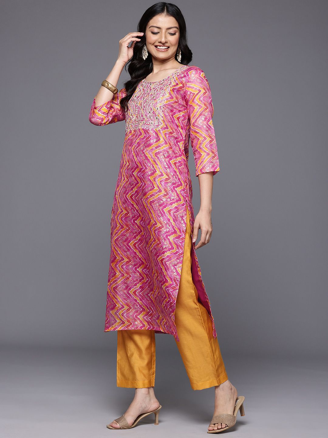 Dhiyona VA Women'sChevron Print Zari Embroidered Kurta with Trousers & With Dupatta