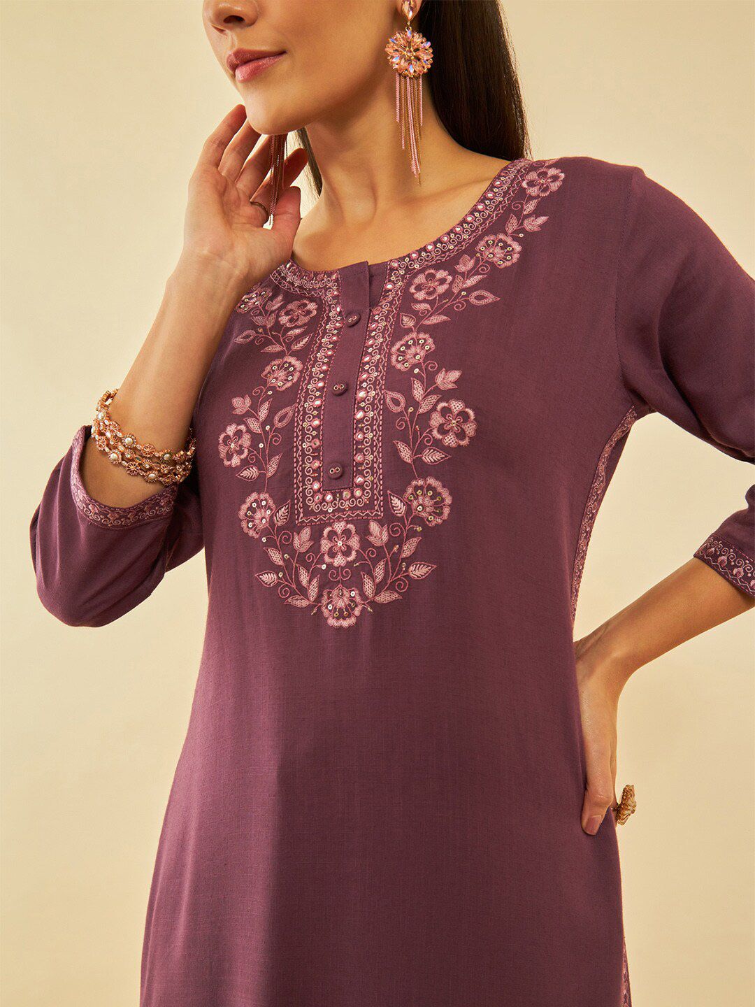 Dhiyona SO Women's Purple Floral Yoke Design Thread Work Straight Kurta With Trousers