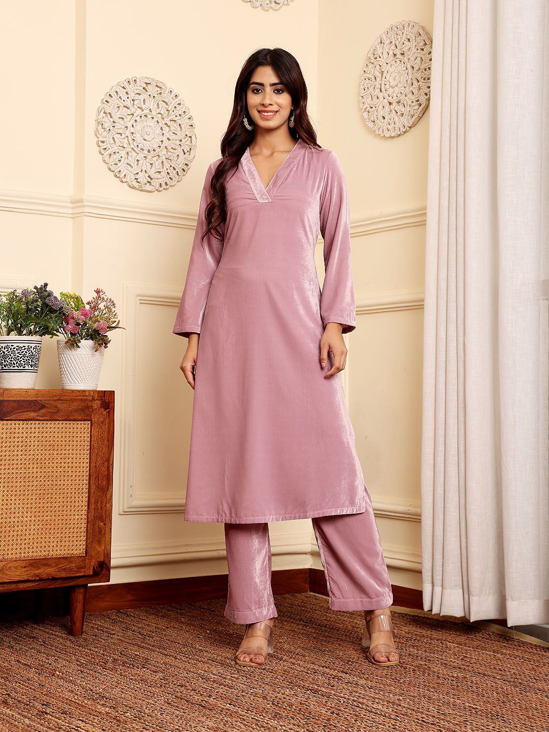 Dhiyona VA Women'sVelvet Kurta with Palazzos & With Dupatta