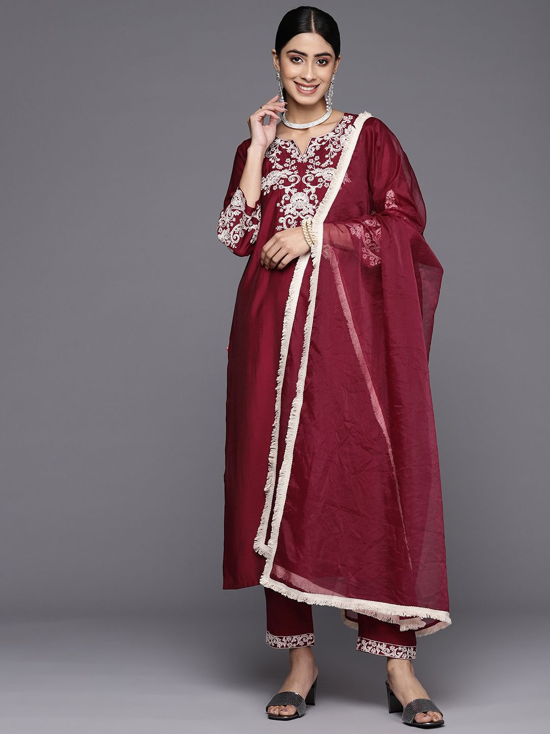 Dhiyona VA Women's Embroidered Thread Work Kurta With Trousers & Dupatta