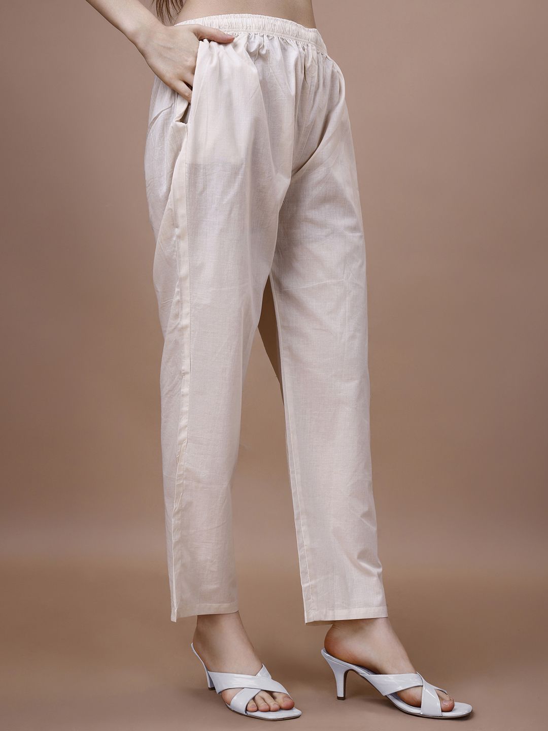 Dhiyona OD Yellow Floral Printed Round Neck Straight Kurta