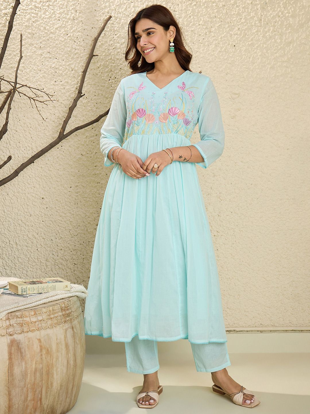 Women Floral Embroidered Regular Thread Work Pure Cotton Kurta with Trousers & With Dupatta